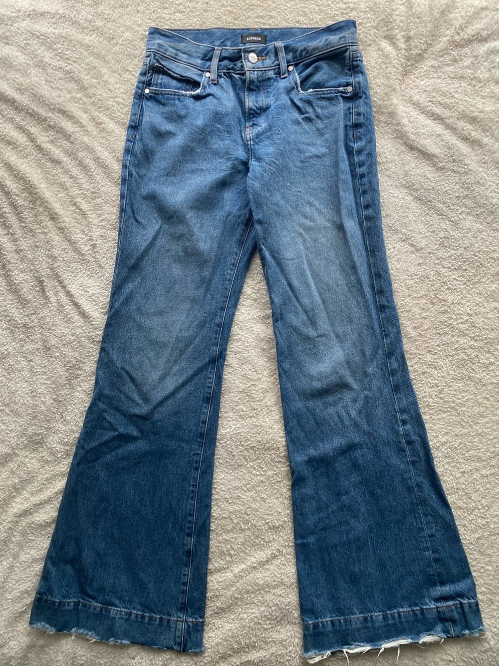 Bootcut Blue Jeans | Feminine Modern Y2K Autumn Streetstyle | Express